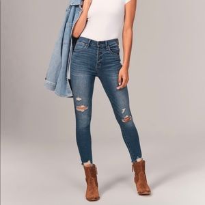 Abercrombie & Fitch Distressed Ankle Skinny Jeans - Size 6 Short Curve